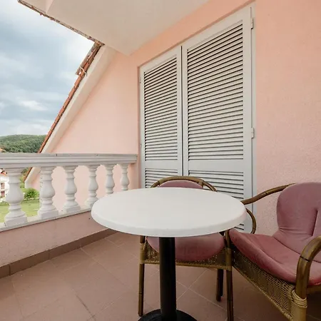 Anggela Guest house 4*