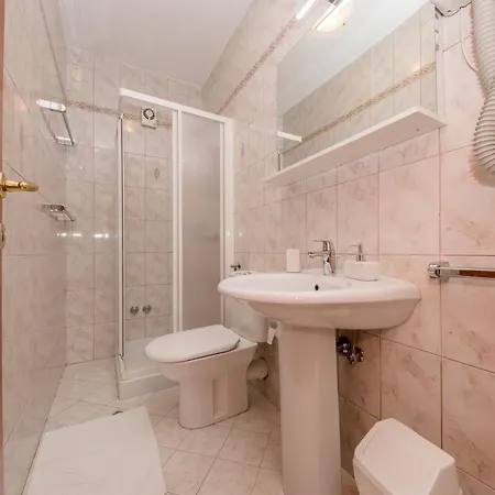 Anggela Guest house 4*