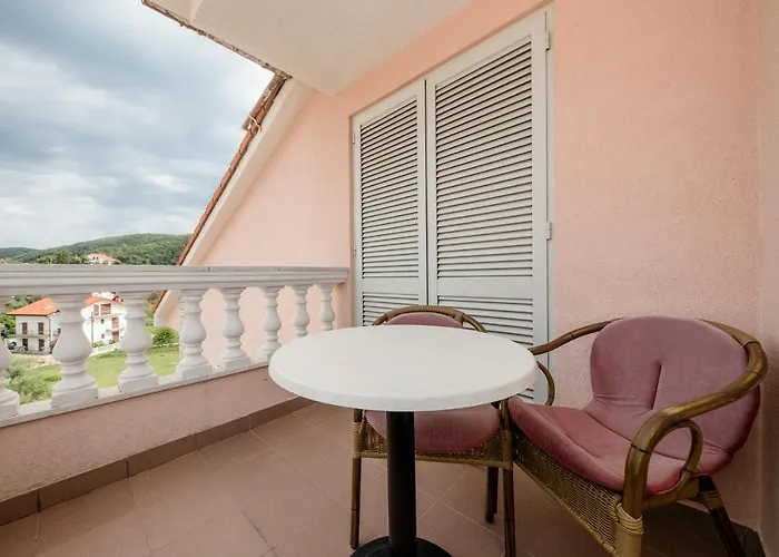 Anggela Gostinjska kuća 4*