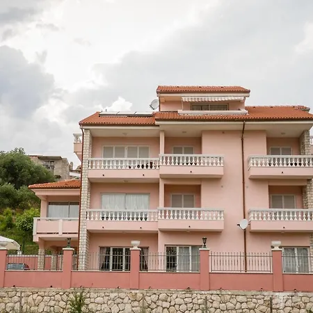 Πανσιόν Anggela 4*
