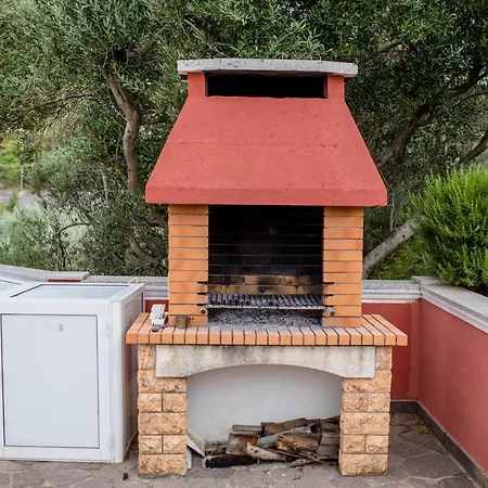 Anggela 4* Supetarska Draga