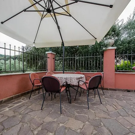 Anggela 4* Supetarska Draga