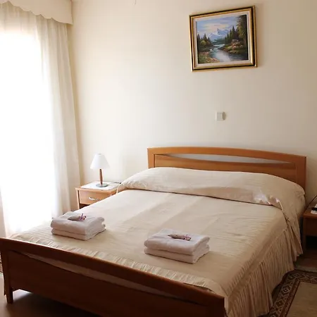 Anggela Πανσιόν 4*