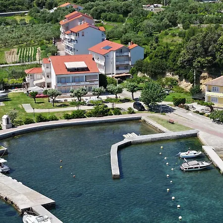Gostinjska kuća Anggela Supetarska Draga
