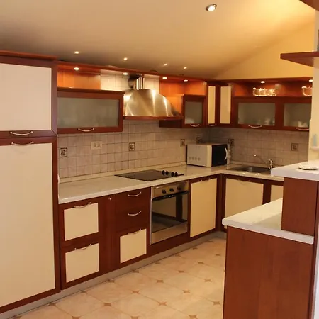 Gostinjska kuća Anggela 4*
