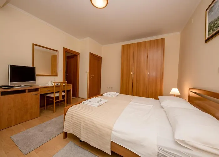Anggela 4*